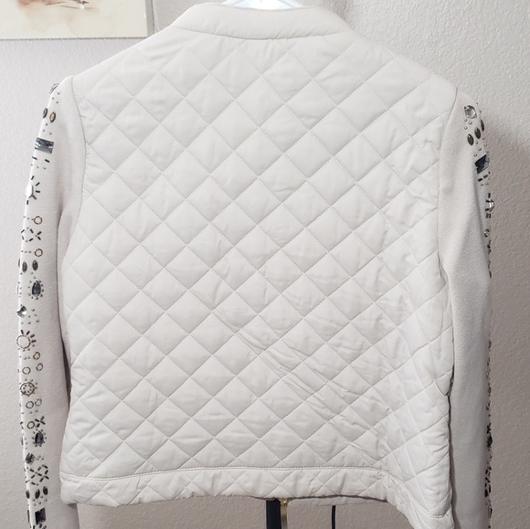 Embedded sleeve jacket - Picture 2 of 4